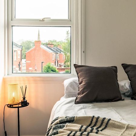 The Broadway Bath - 2 Bedrooms With Parking, Central Bath Extérieur photo