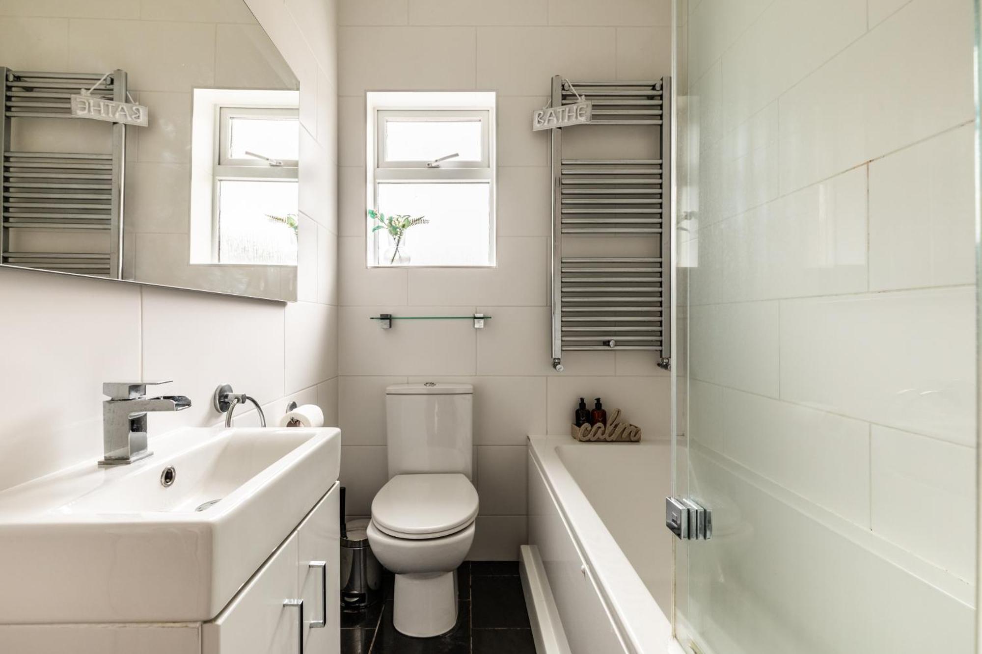 The Broadway Bath - 2 Bedrooms With Parking, Central Bath Extérieur photo